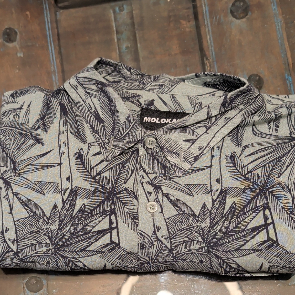 Lokai Men's Black and Gray Leaf Print Shirt